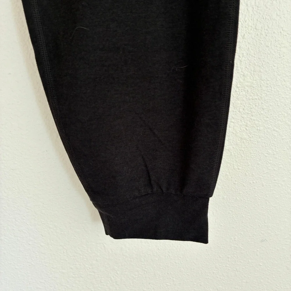 Vuori Performance Crop Joggers Women M Charcoal Gray Drawstring Soft Knit Pants
